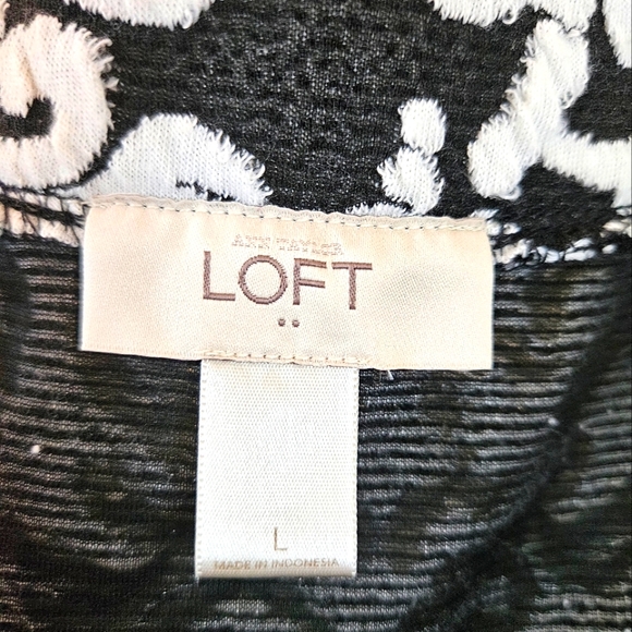 Loft  Pencil Skirt - Picture 2 of 4